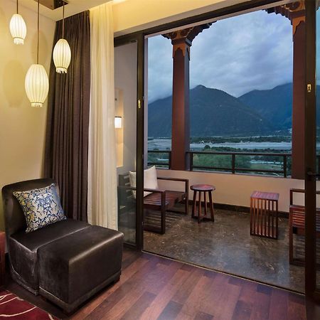 Hilton Linzhi Resort Nyingchi Bagian luar foto