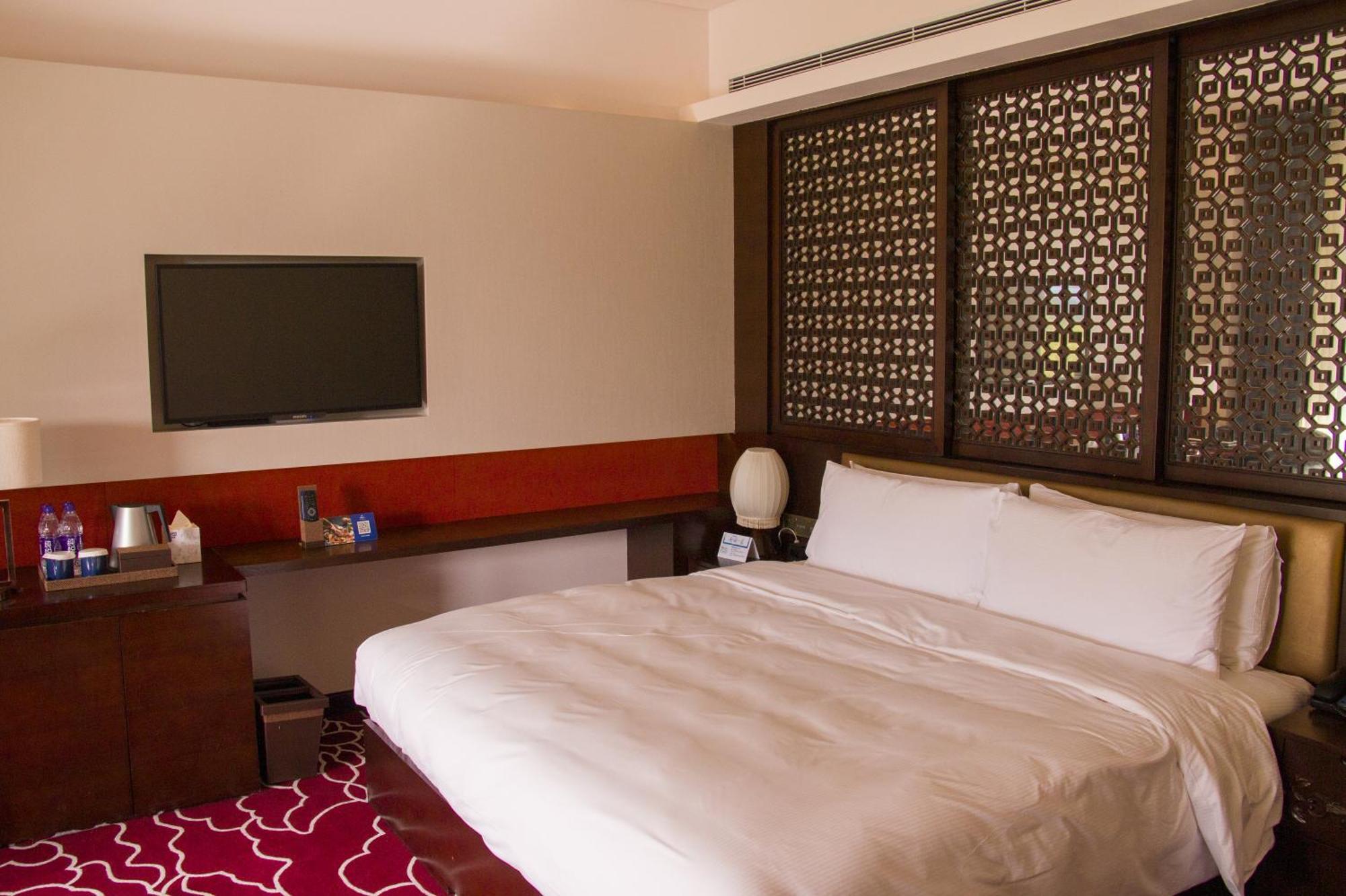 Hilton Linzhi Resort Nyingchi Bagian luar foto