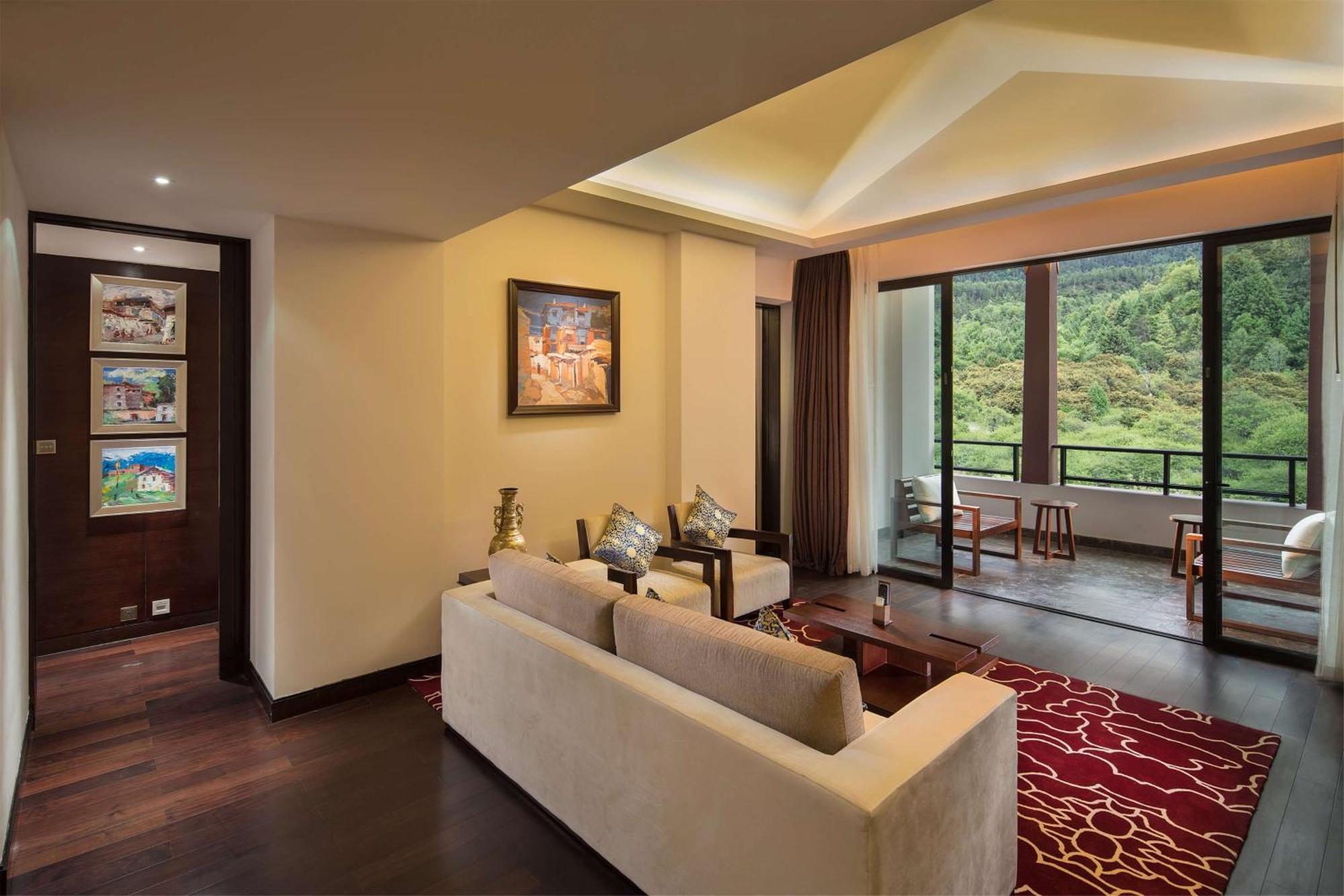 Hilton Linzhi Resort Nyingchi Bagian luar foto