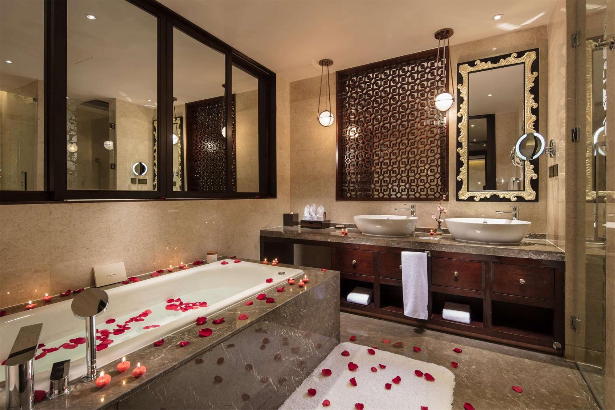 Hilton Linzhi Resort Nyingchi Bagian luar foto