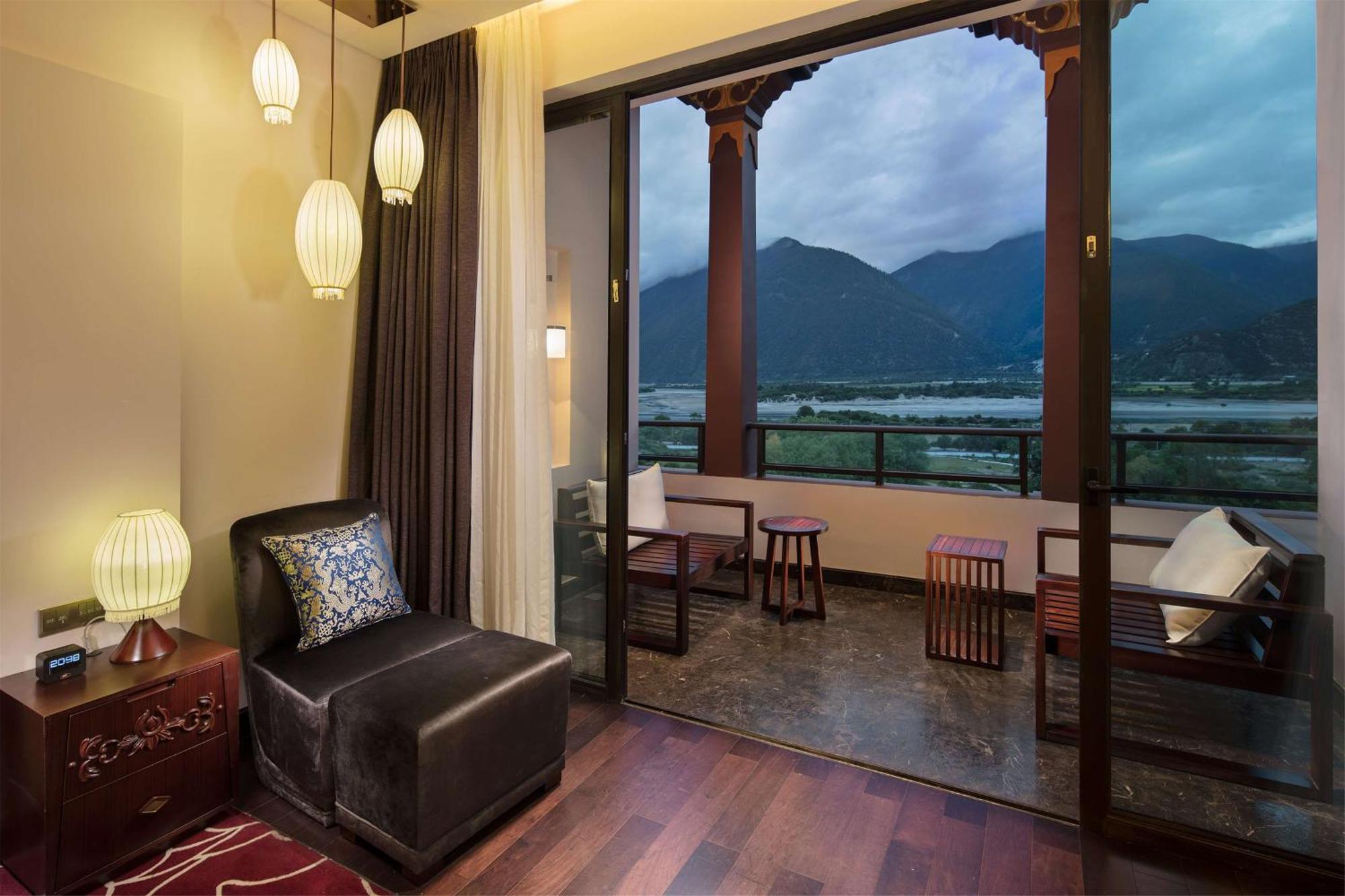 Hilton Linzhi Resort Nyingchi Bagian luar foto