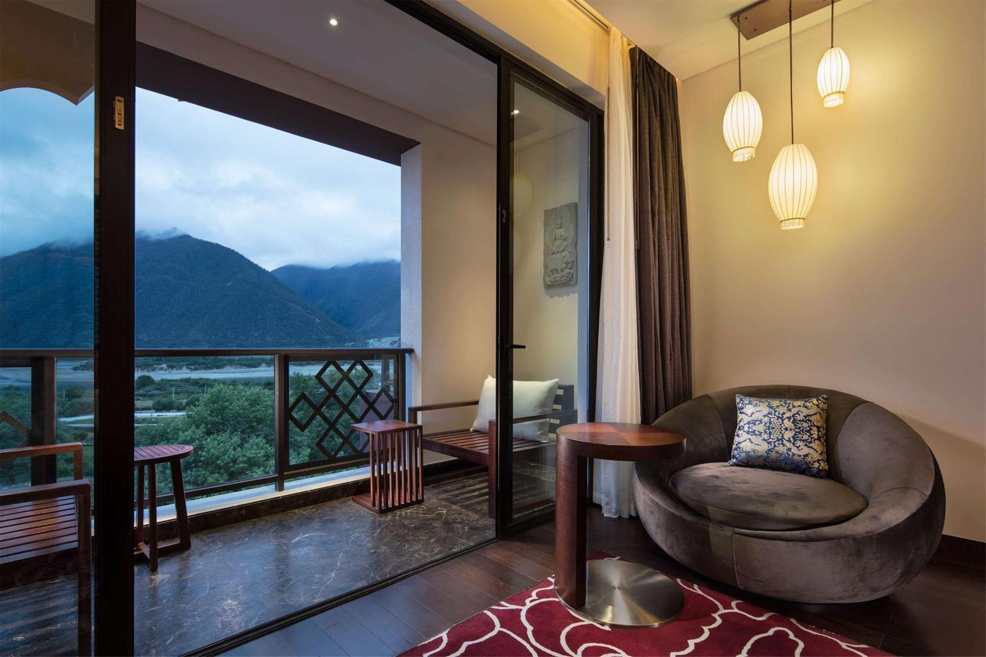 Hilton Linzhi Resort Nyingchi Bagian luar foto