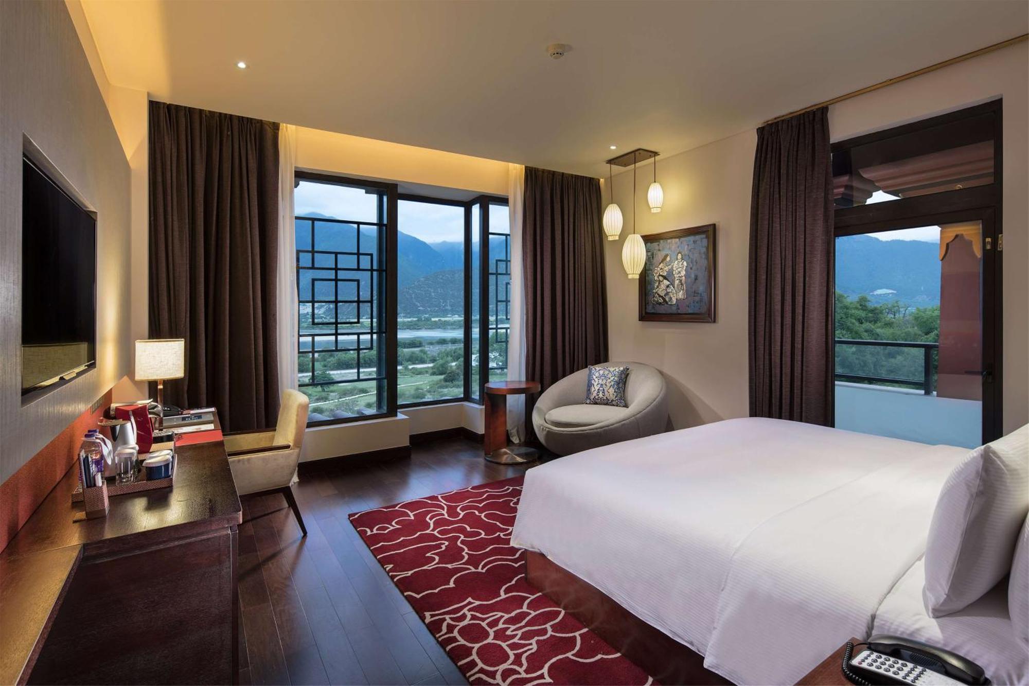 Hilton Linzhi Resort Nyingchi Bagian luar foto