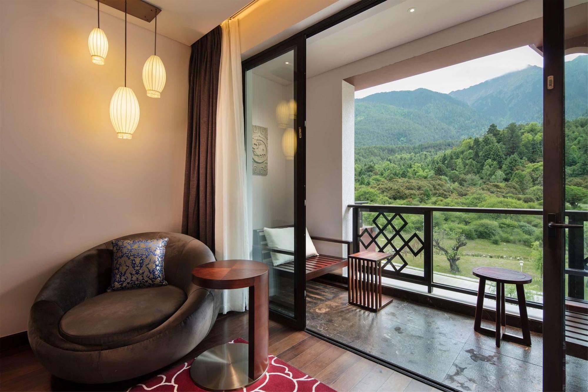 Hilton Linzhi Resort Nyingchi Bagian luar foto