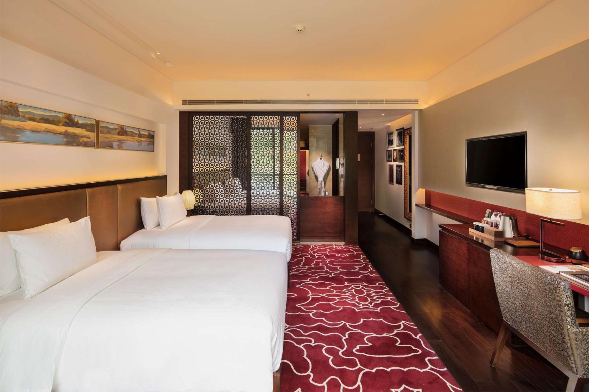 Hilton Linzhi Resort Nyingchi Bagian luar foto