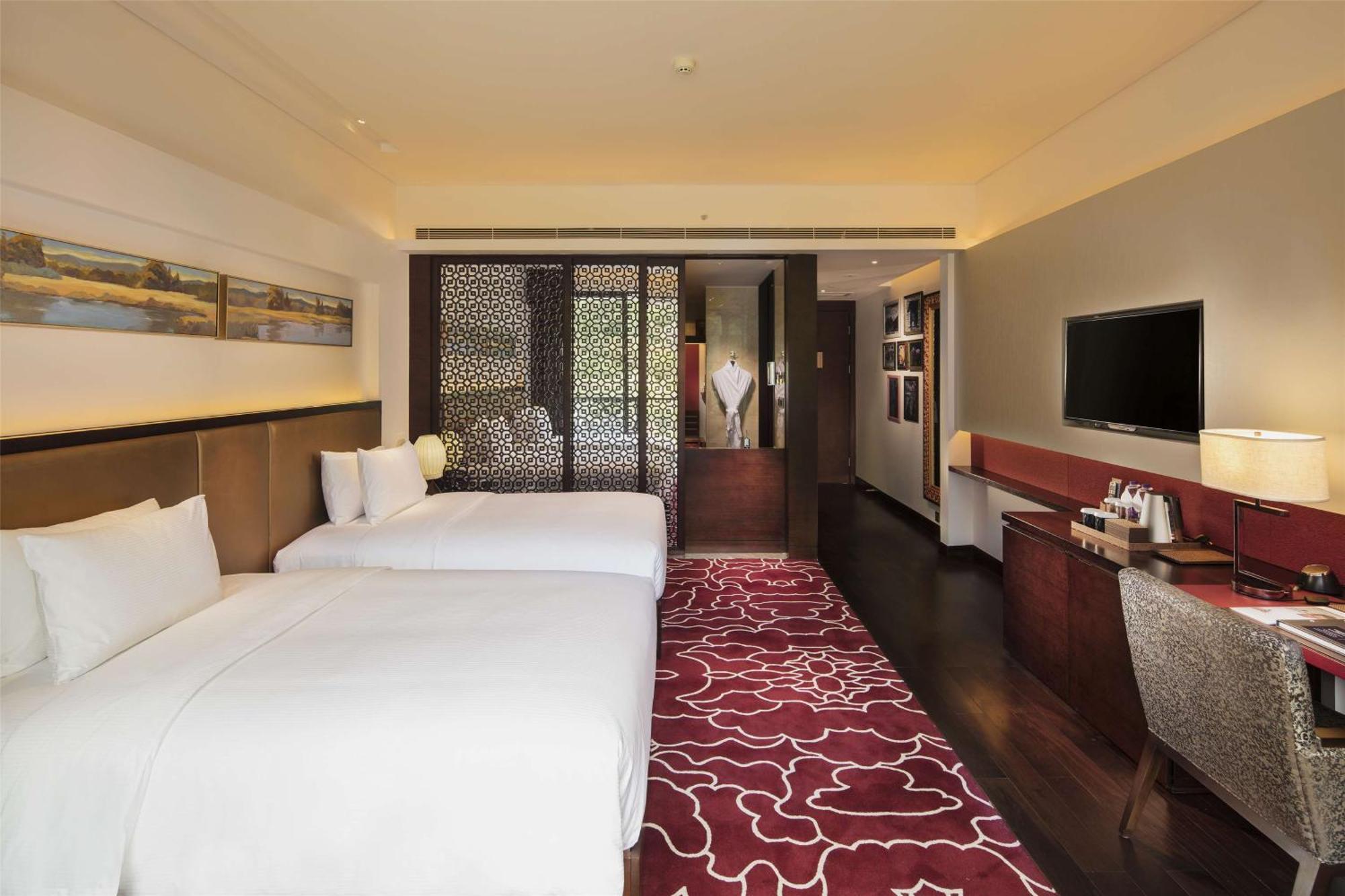 Hilton Linzhi Resort Nyingchi Bagian luar foto