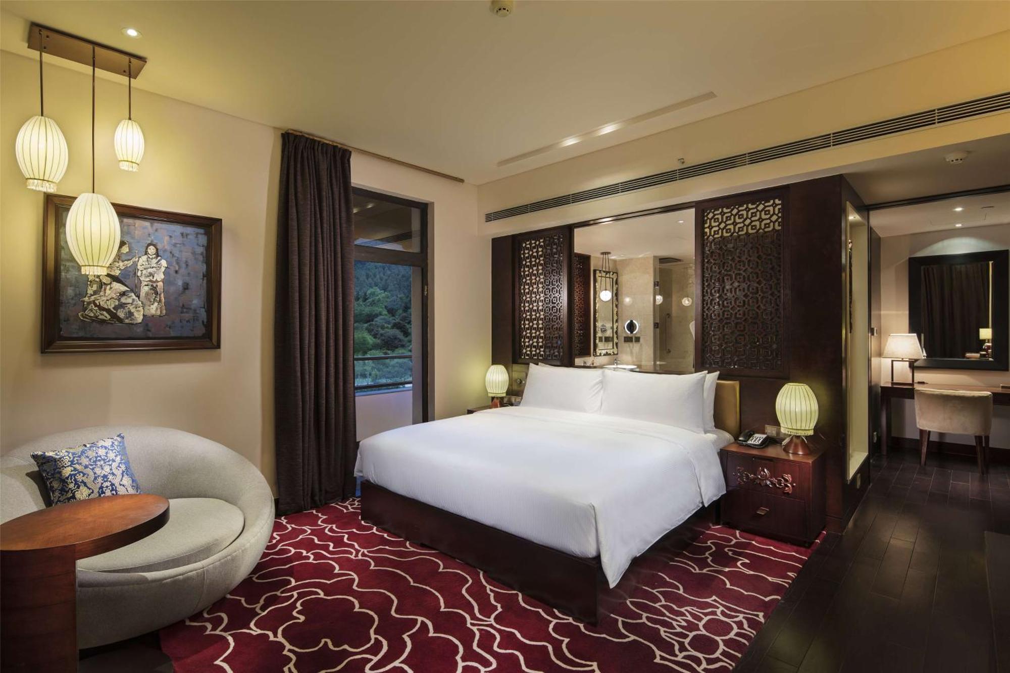 Hilton Linzhi Resort Nyingchi Bagian luar foto