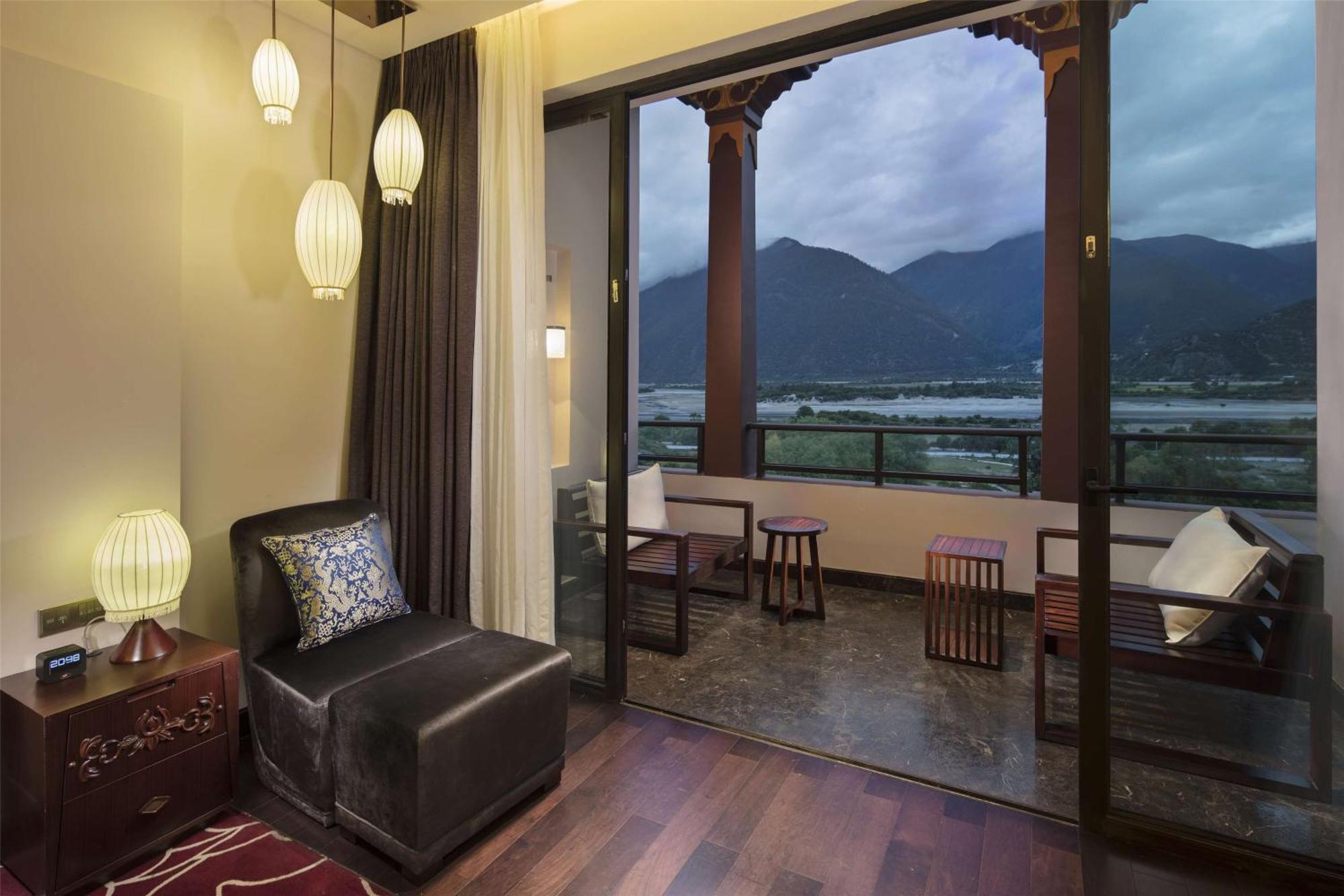 Hilton Linzhi Resort Nyingchi Bagian luar foto