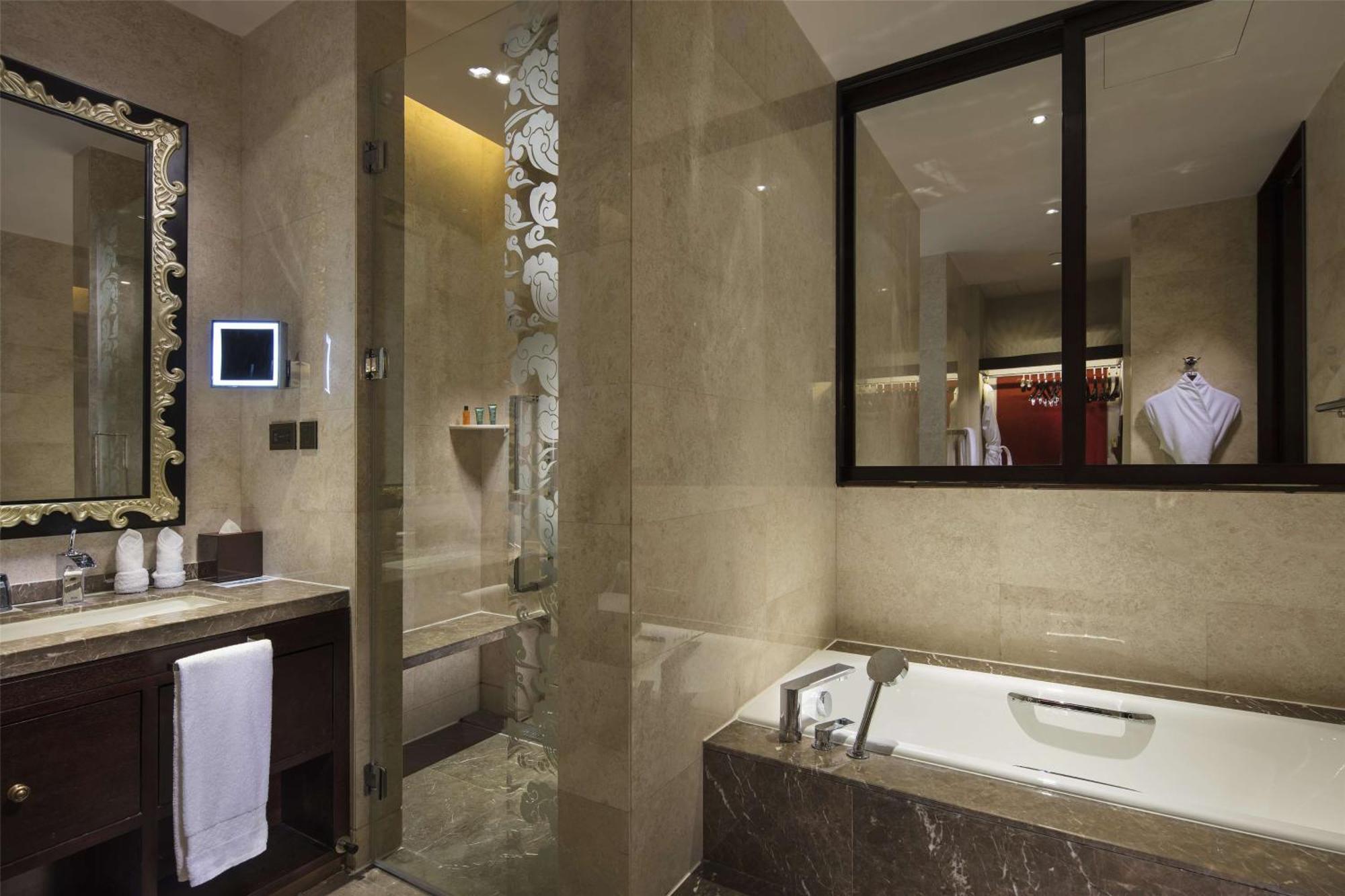 Hilton Linzhi Resort Nyingchi Bagian luar foto