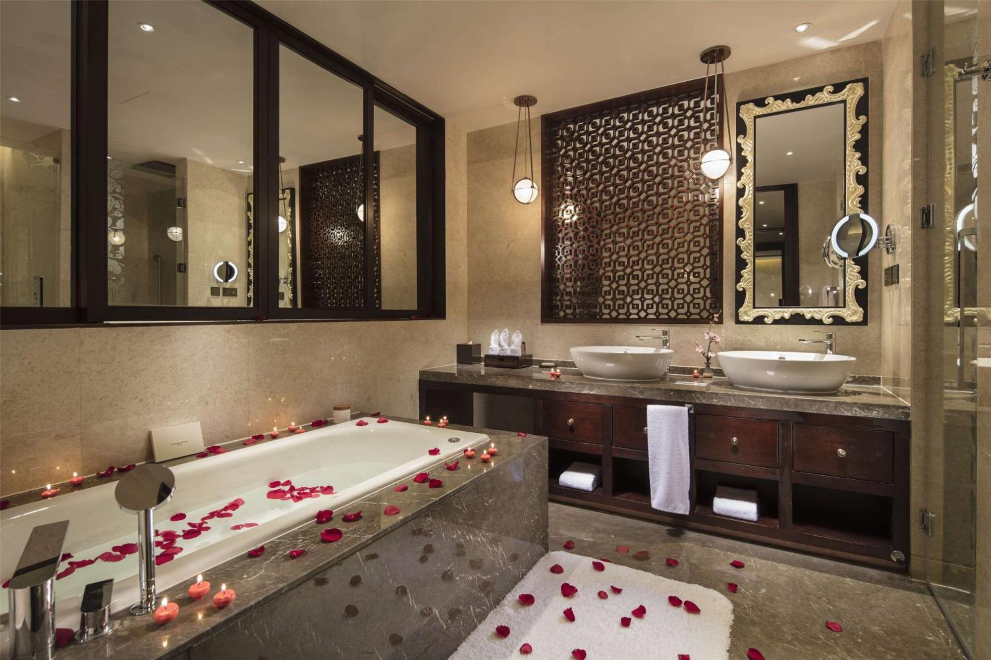 Hilton Linzhi Resort Nyingchi Bagian luar foto