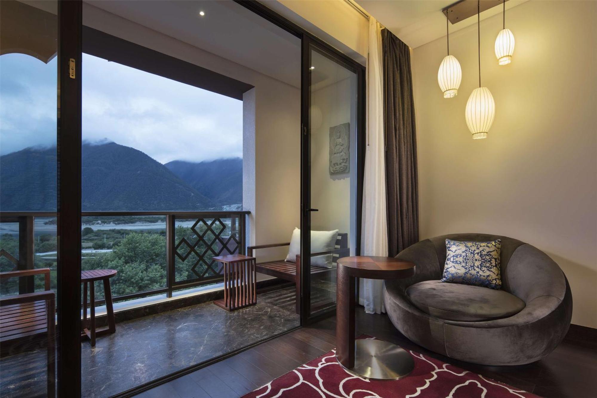 Hilton Linzhi Resort Nyingchi Bagian luar foto