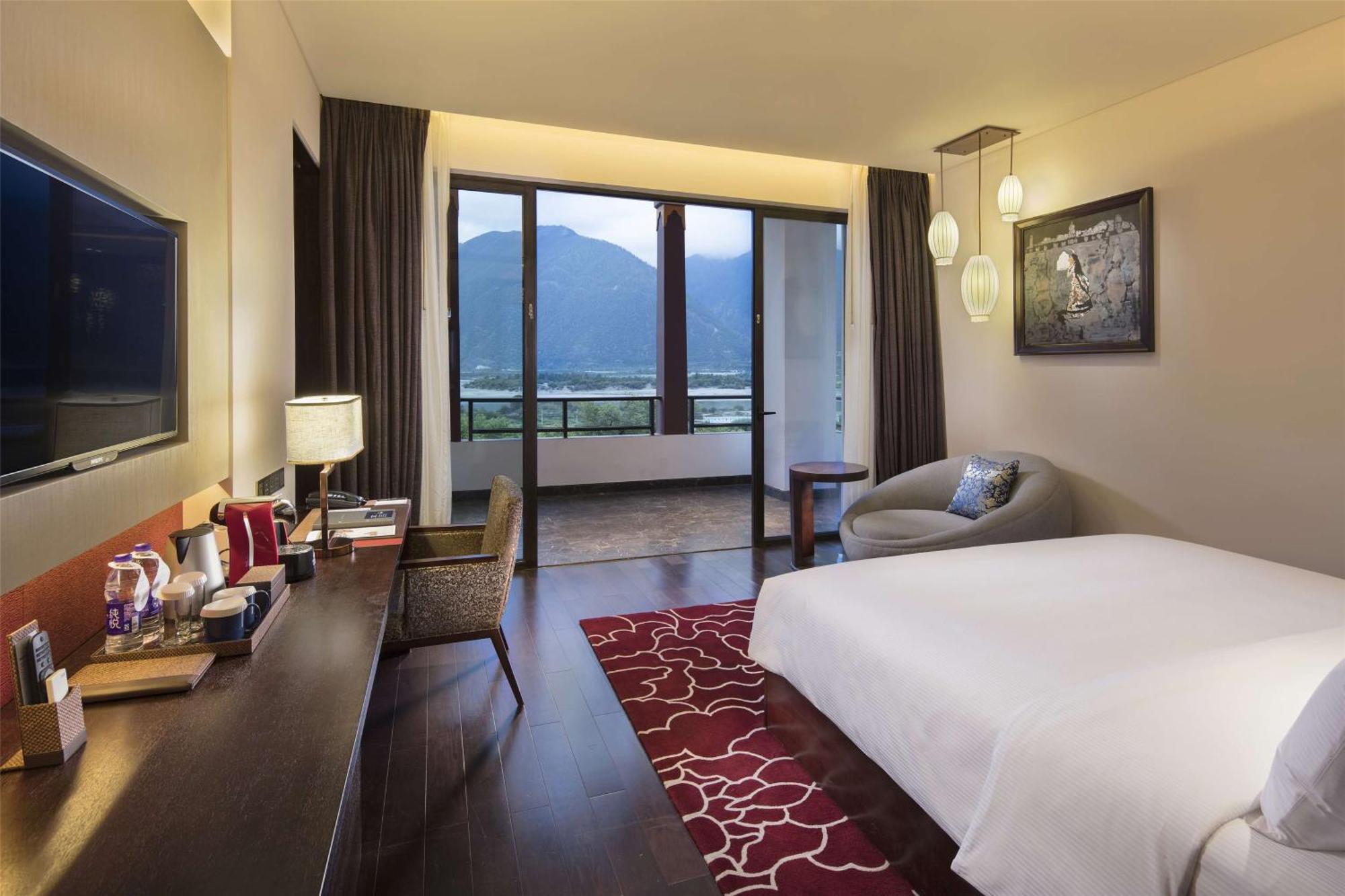 Hilton Linzhi Resort Nyingchi Bagian luar foto