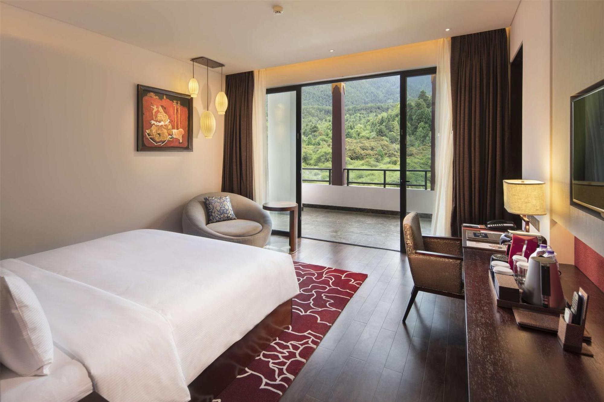 Hilton Linzhi Resort Nyingchi Bagian luar foto