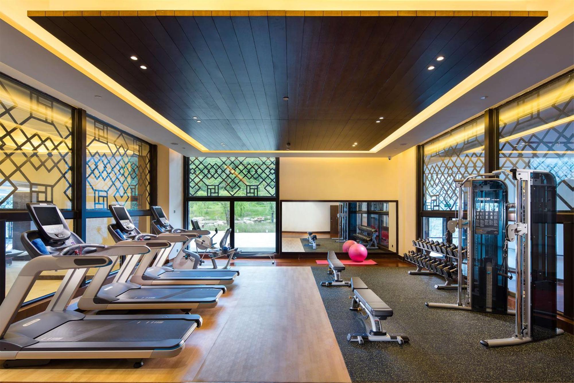 Hilton Linzhi Resort Nyingchi Bagian luar foto