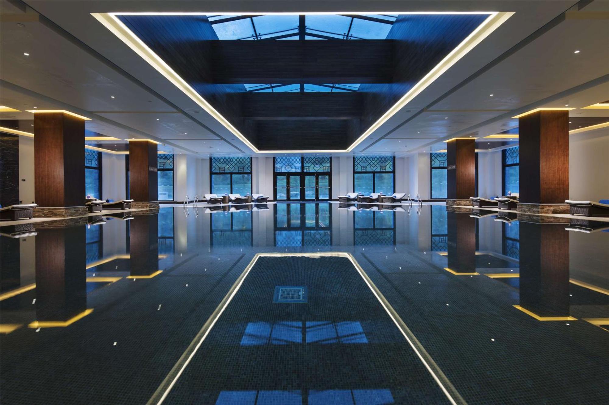 Hilton Linzhi Resort Nyingchi Bagian luar foto